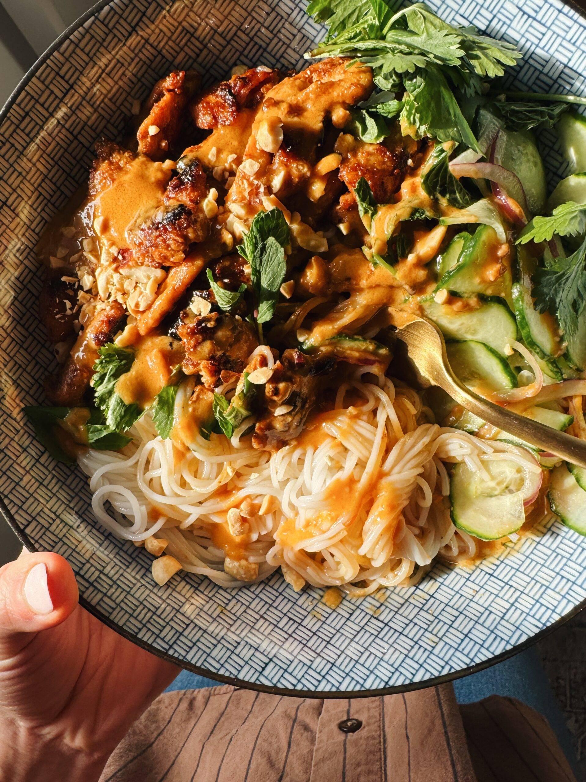 gluten-free peanut noodles chicken rice bowl