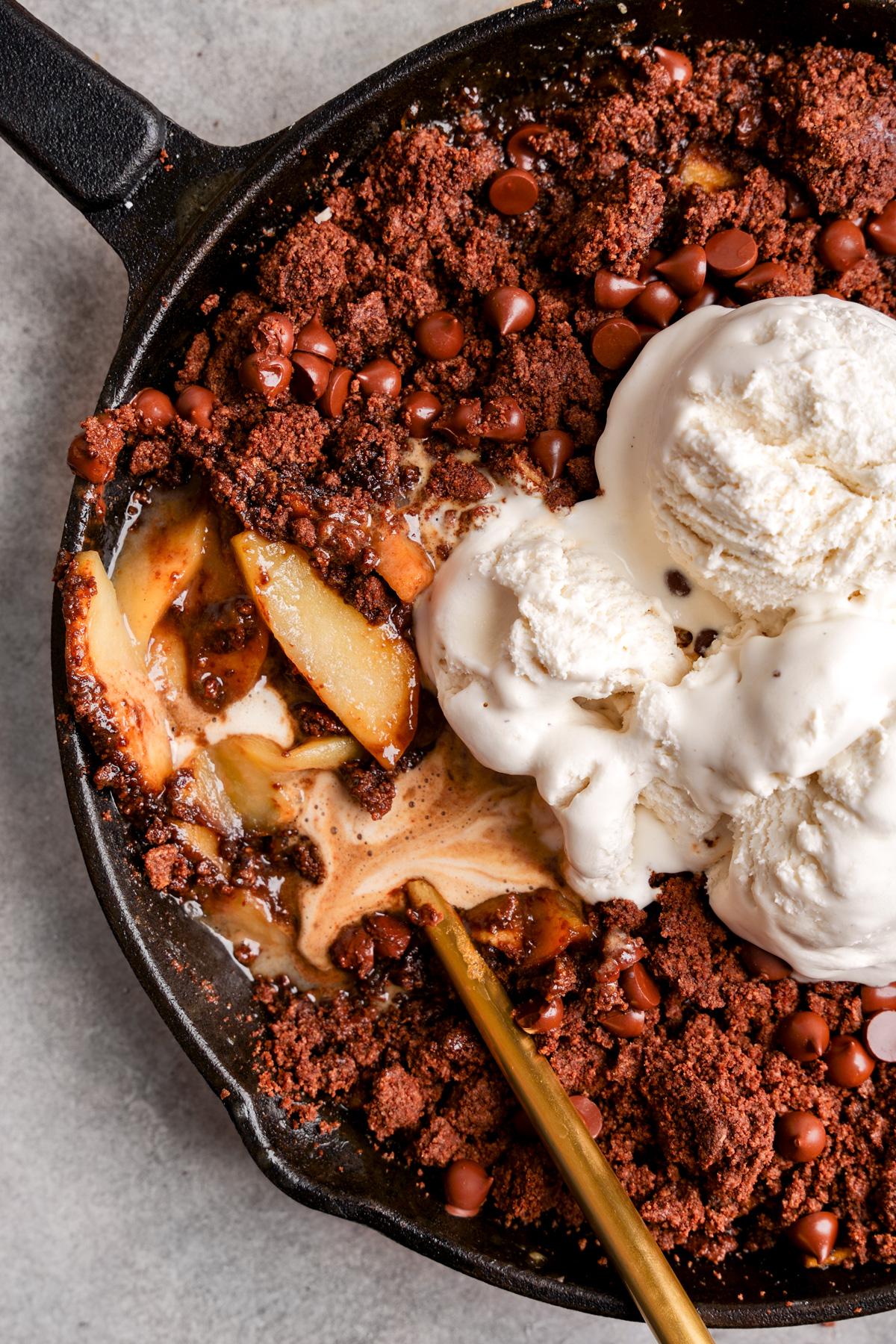 Close up of the chocolate crust of the apple crisp