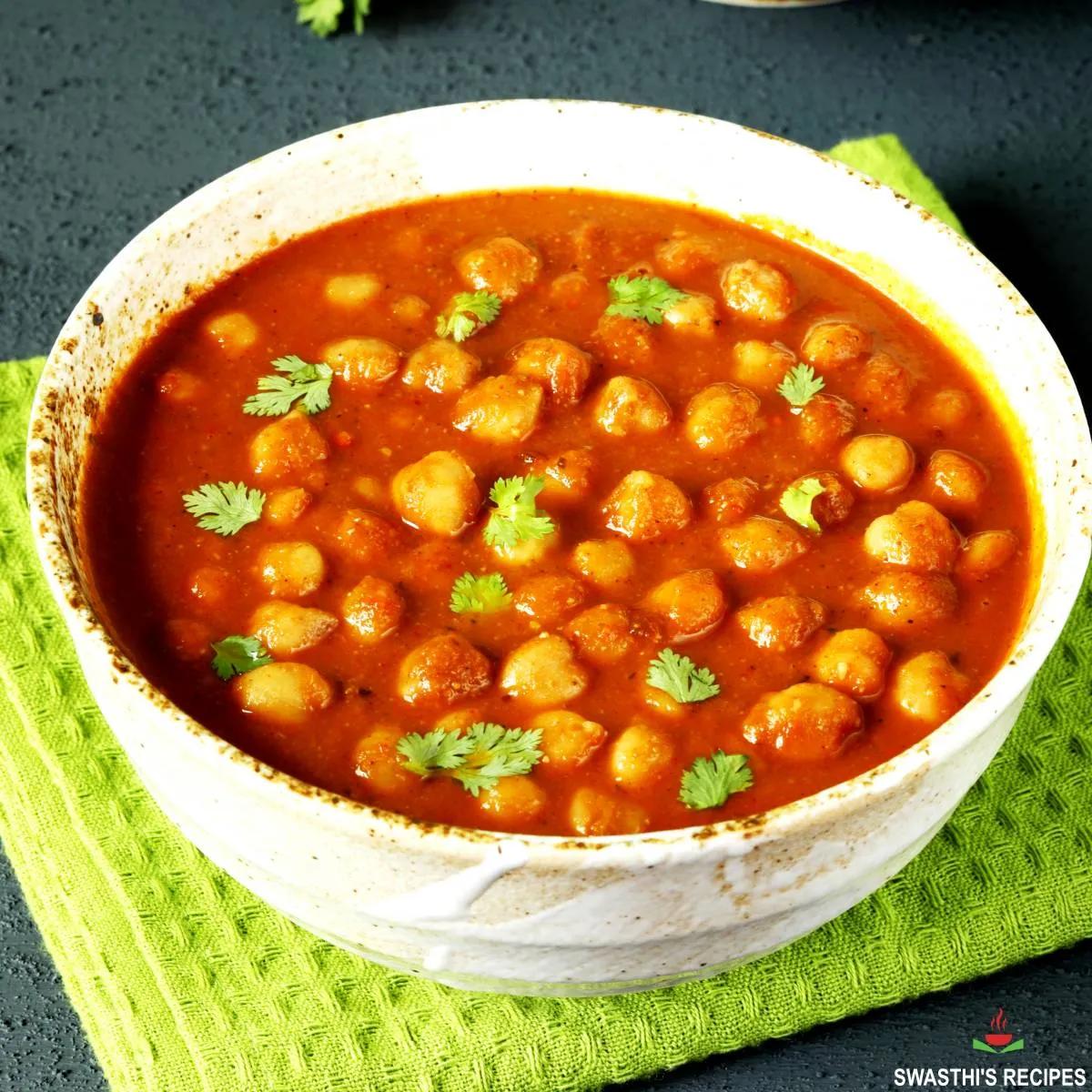 close-up shot of chana masala with steam rising
