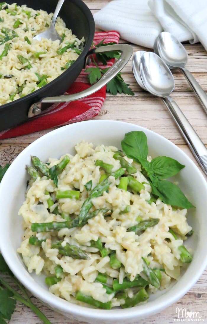 creamy asparagus rice in bowl