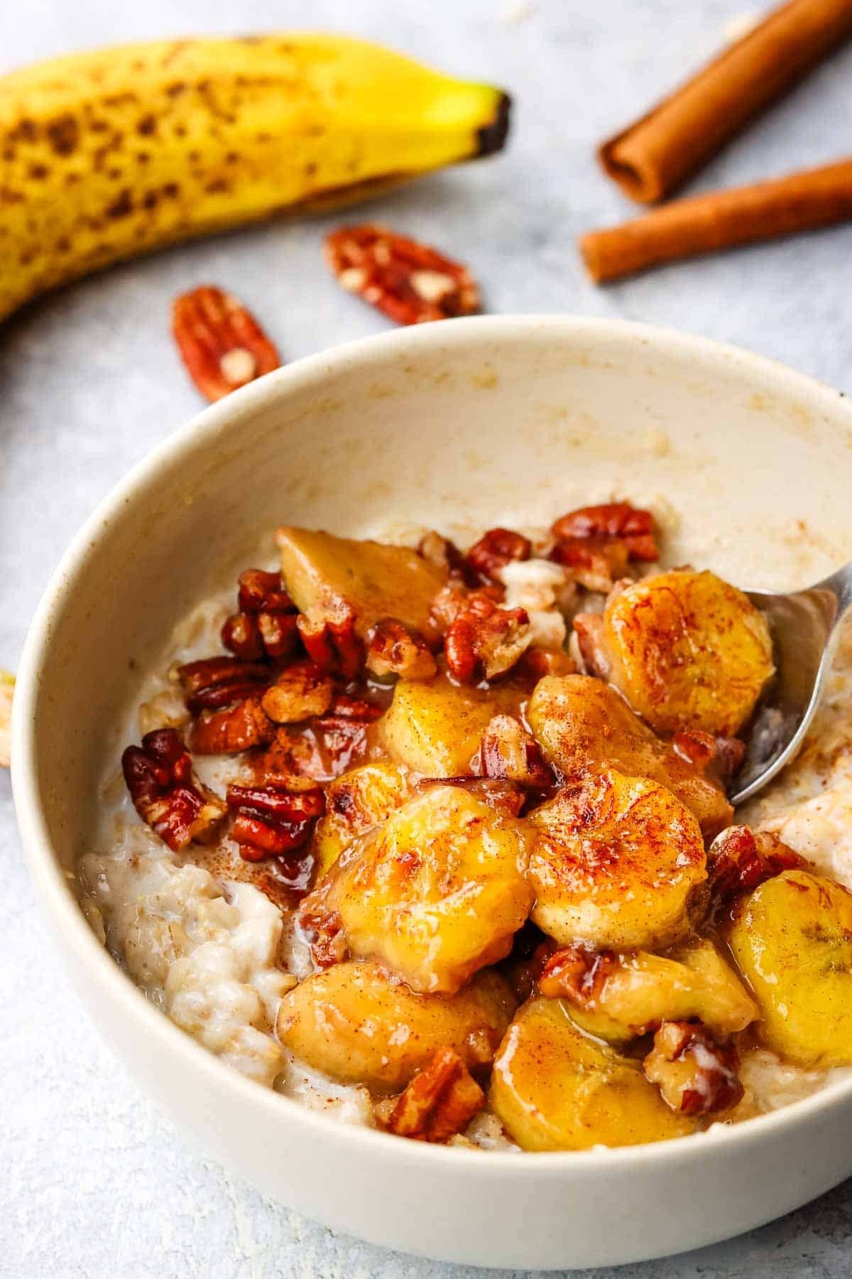 paleo banana cinnamon pecan bowl close-up