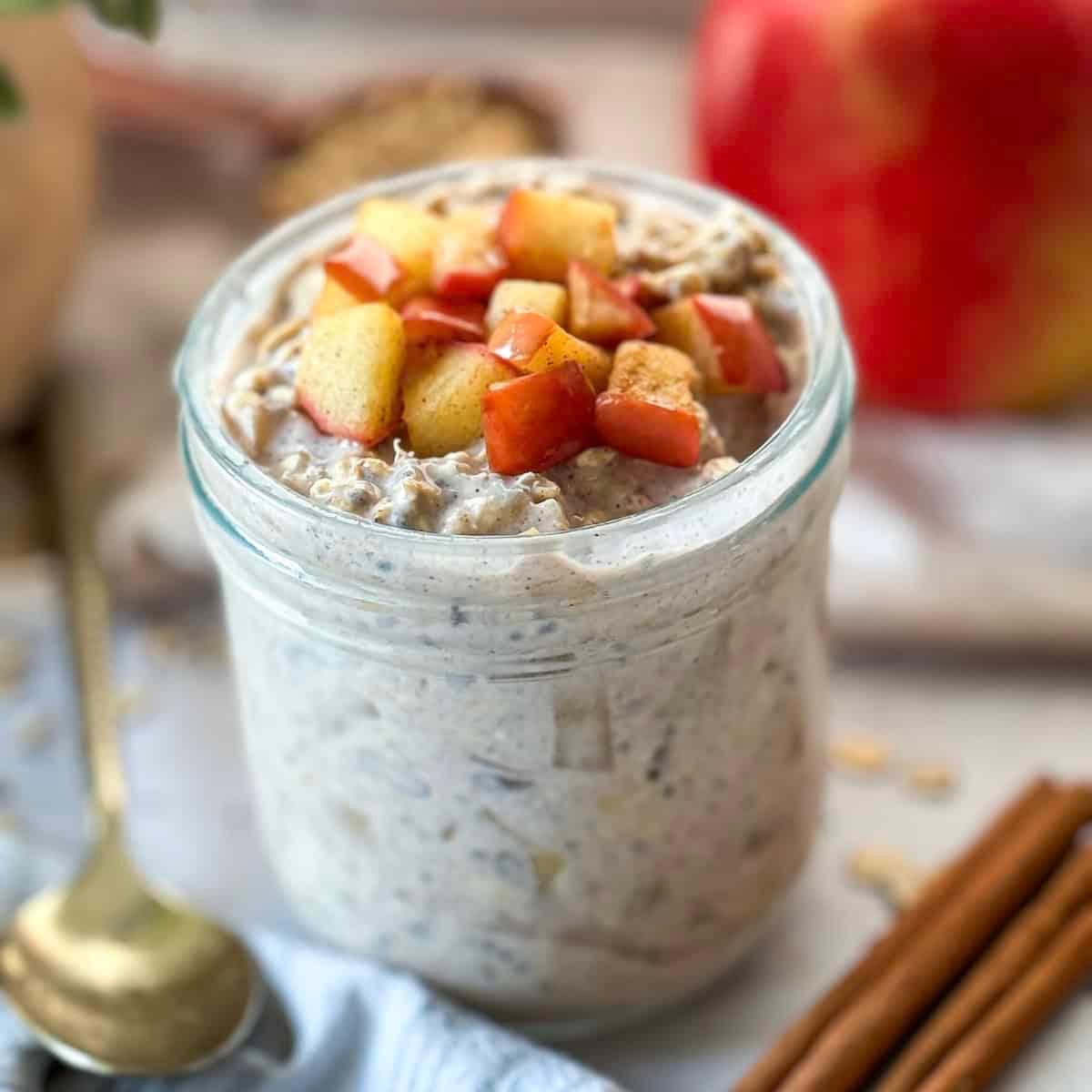 apple cinnamon overnight oats in mason jars